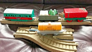 tomy thomas holiday set