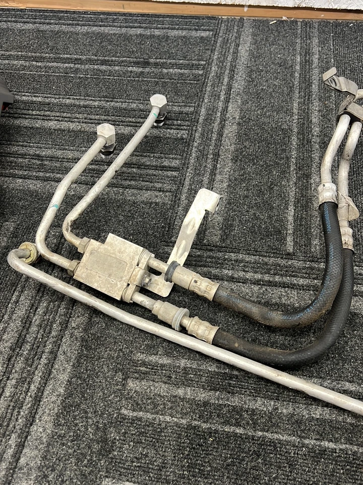 Ram 2500 2019-2022 camioneta transmisión enfriador de aceite 68397154AD Foto 2 de 4