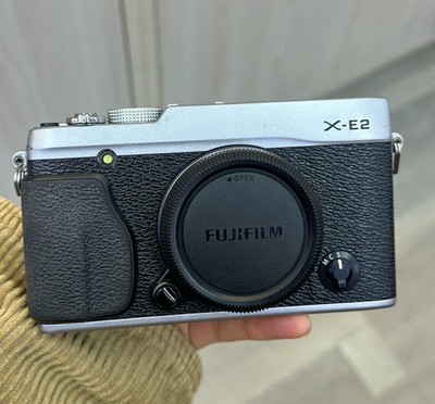 Fujifilm X-E2 16.3MP APS-C X-Trans CMOS II 3'' 1.04M LCD  WiFi Body Silver 90%New