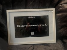 Skylight Wi-Fi LCD Digital Photo Frame, white