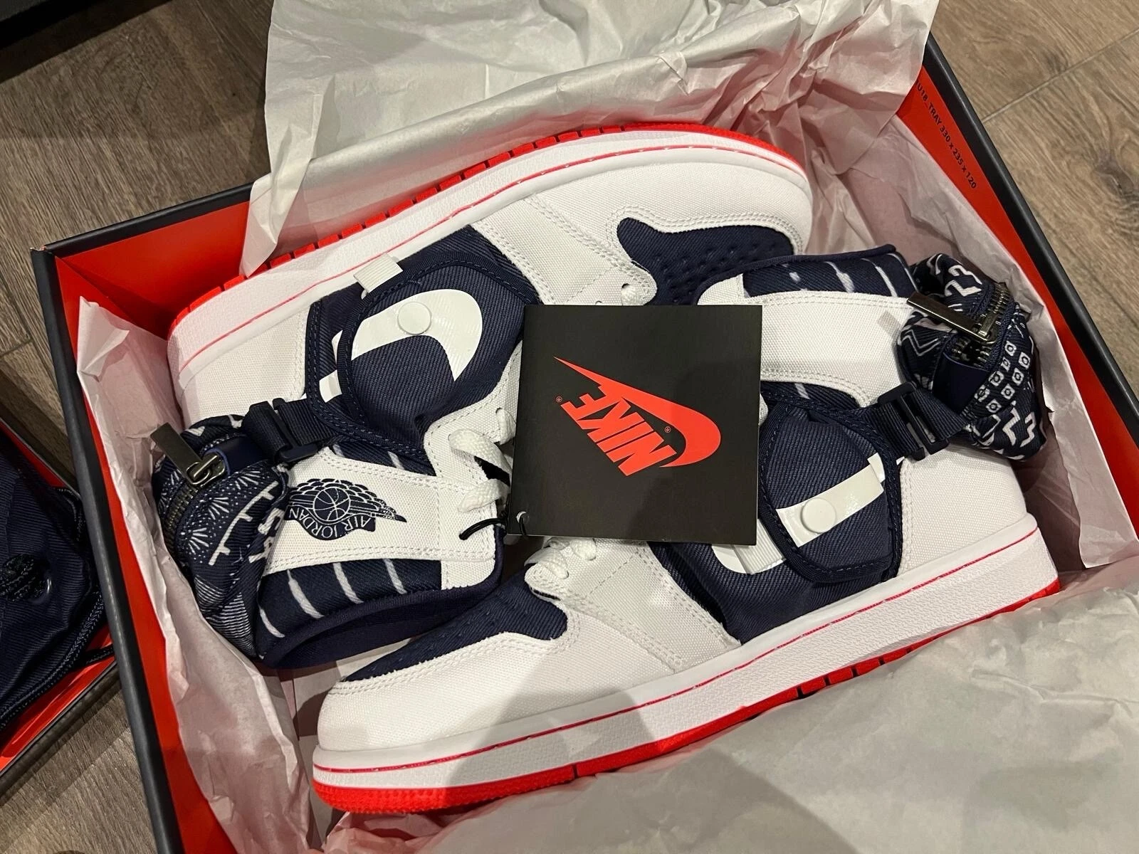 Nike Air Jordan 1 Utility Stash Quai 54 8.5UK Uomo Bianco Blu Rosso