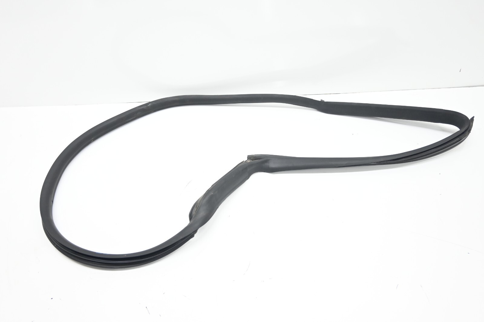 Maserati Ghibli 2014-2020 REAR+RIGHT Weatherstrip