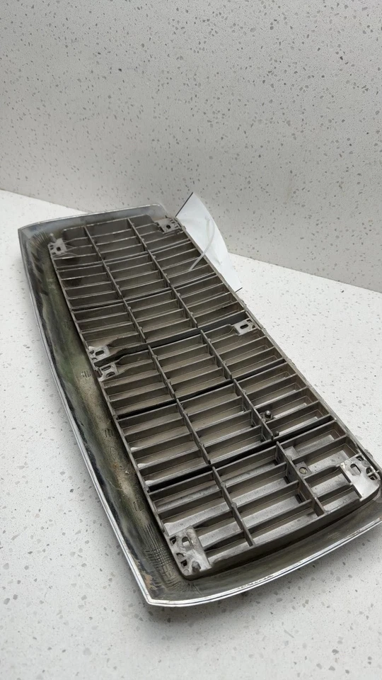 1983 1984 1985 1986 Ford FORD THUNDERBIRD Grille Foto 3 de 4