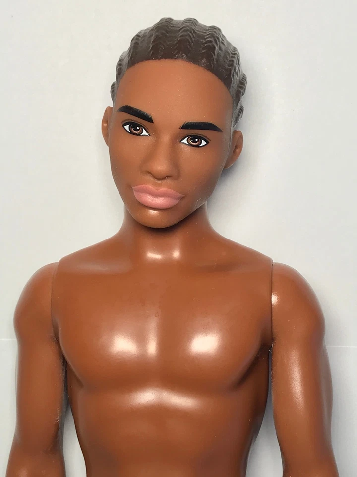 Barbie desnuda 2019 natación playa afroamericana pelo cornrow delgado muñeca GHW44 Foto 2 de 4