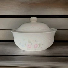 Tea Rose by Pfaltzgraff Casserole Dish - Pink Roses, Blue  Flowers