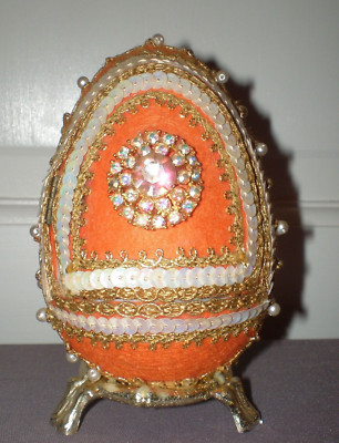 VTG Handmade EASTER EGG DIORAMA Hinged Door Sequins Beads Rhinestones Bunny