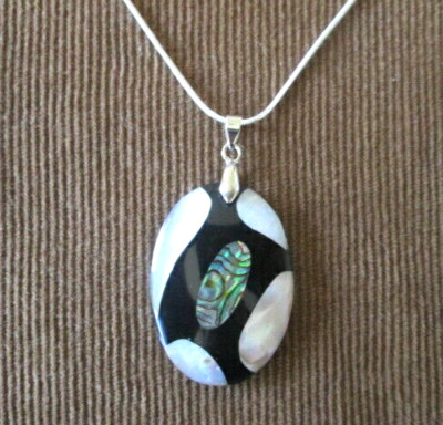 Sea Shell Carving Art Blue, Green and Black Sky Eye Pendant Silver Necklace