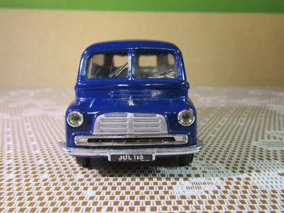 263Z CORGI Classics D981/1 UK Bedford 10/12 CWT Van Pickfords Bleu 1:43 - Photo 2/4