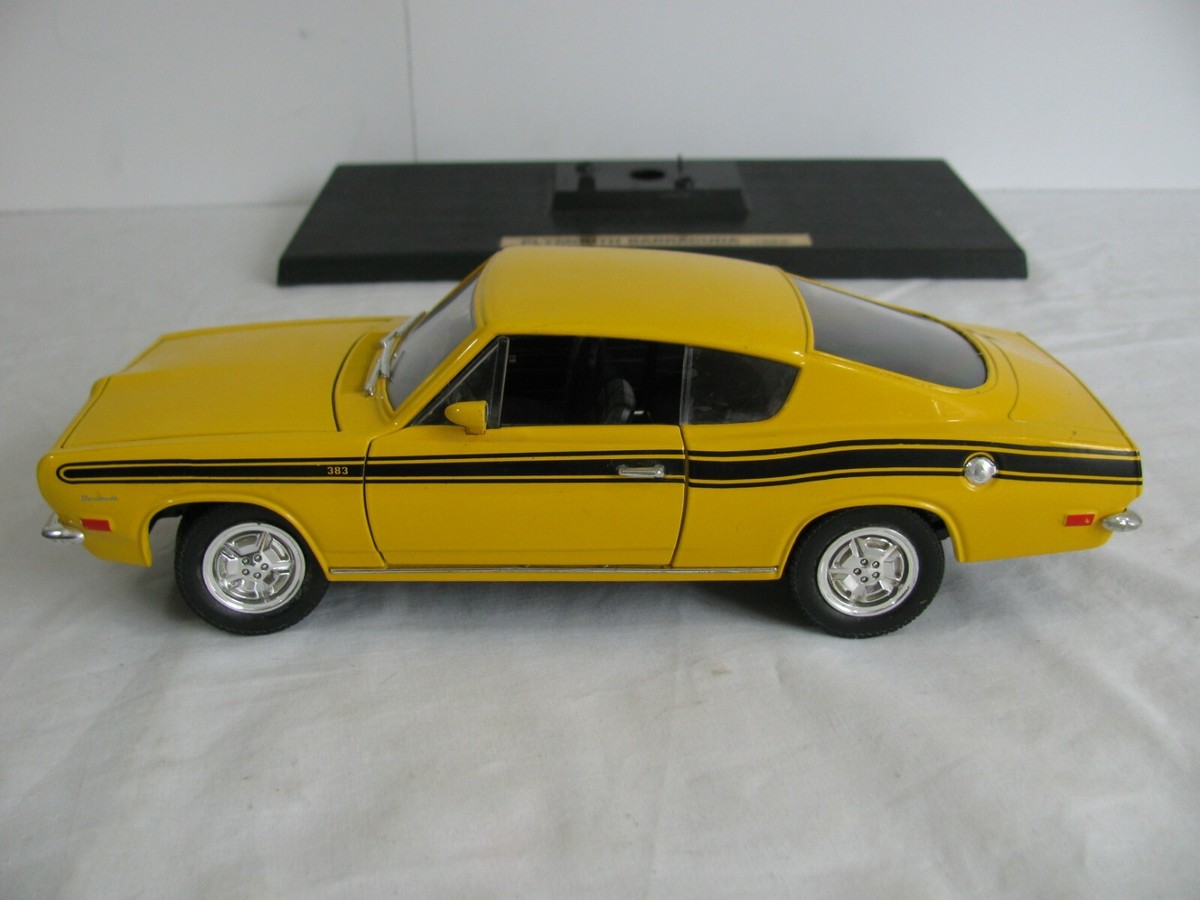Road Legends Die-Cast 1/18 Scale Yellow 1969 Plymouth Barracuda