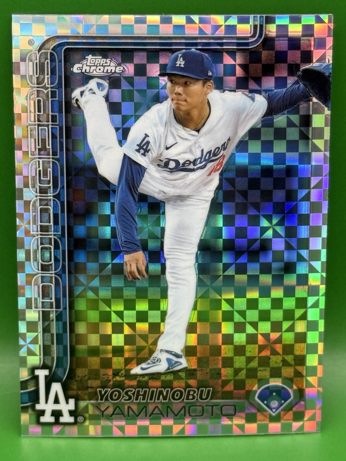 2025 Topps Chrome Yoshinobu Yamamoto #179 X-Fractor Refractor - Dodgers