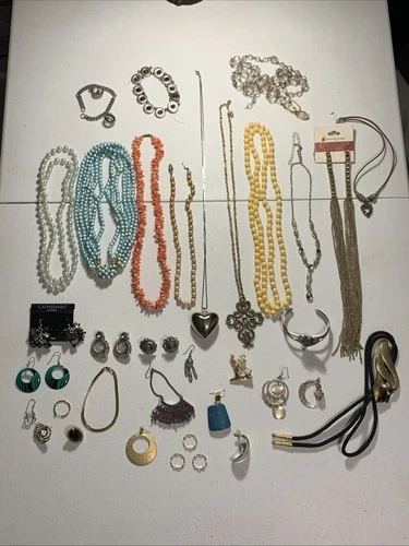 Vintage Mixed Lot Costume Jewelry Necklace Earrings Pearls Untested Metals Gold