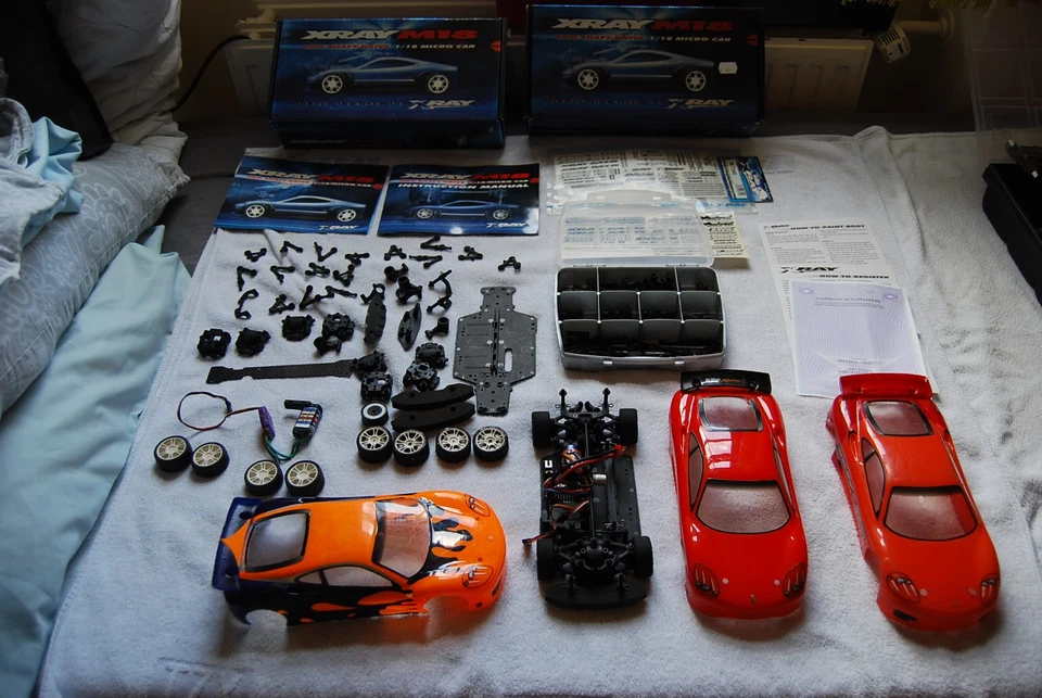 Xray M18 1/18 Micro Racing Bundle – Near x3, Extras, Vintage, Clean, Collectible - Bild 3 von 4