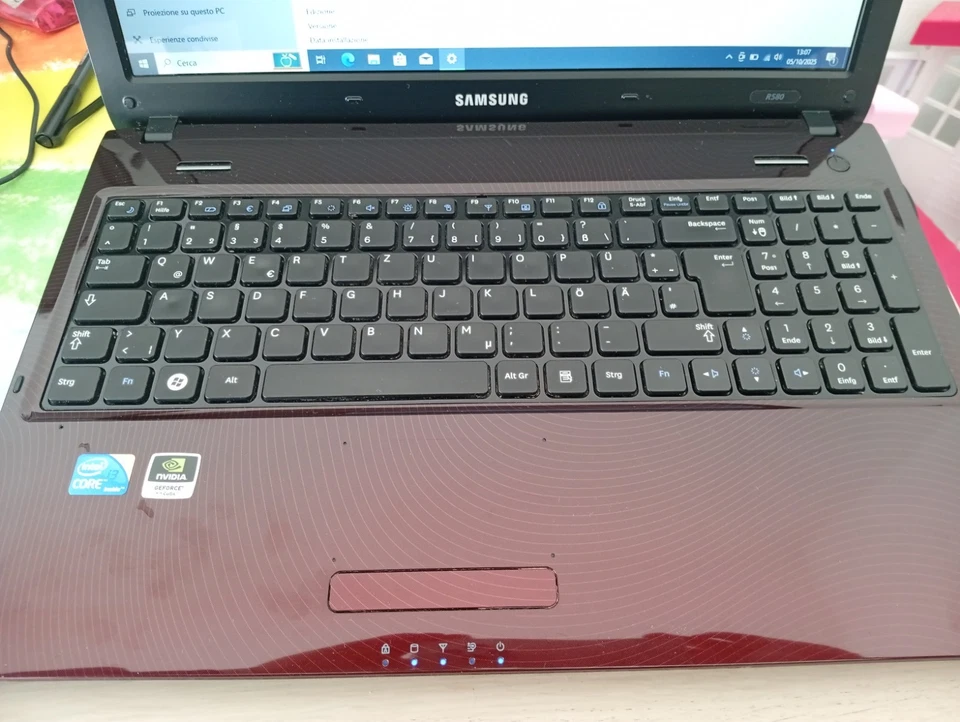 Samsung NP-R580 i3 M330 - 8 GB RAM - 160 GB HDD - Imagen 2 de 4