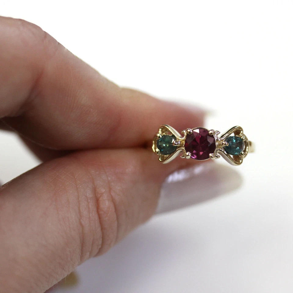 1.3 ctw Natural Alexandrite & Pink Tourmaline Solid 14k Yellow Gold 3 Stone Ring - Image 3 of 4