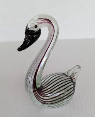 Beautiful Murano Style Diamond Star Corp Glass Swan Black White Sculpture