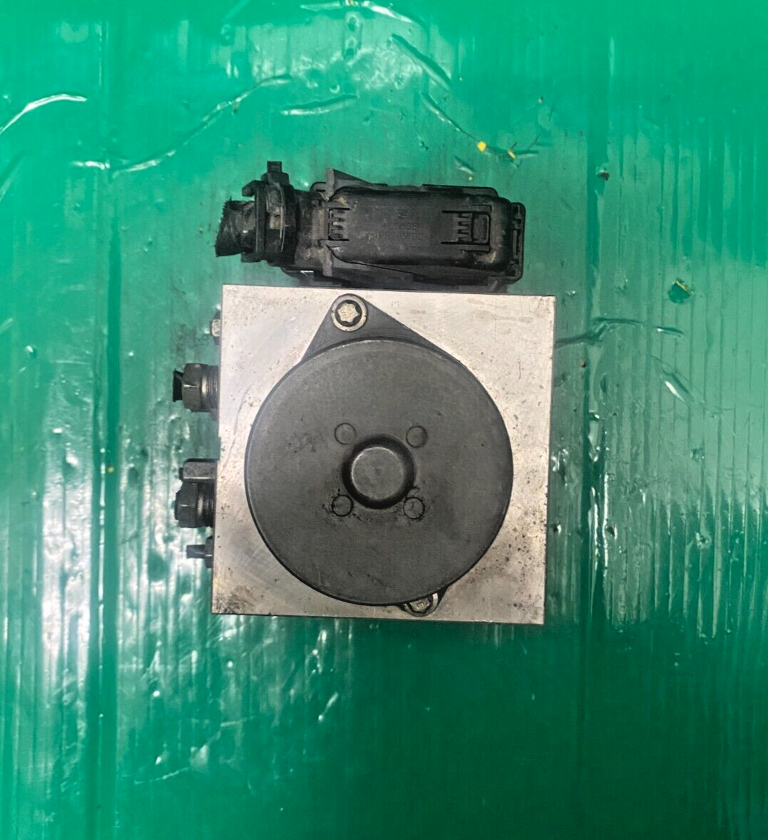 2013-2015 Mazda CX-9 ABS Anti Lock Brake Module & Pump TK21 43 7A0