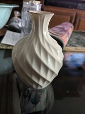 Lenox Richmond Swirl Bud Vase 5.5" tall 24k Gold Trim Made In The USA