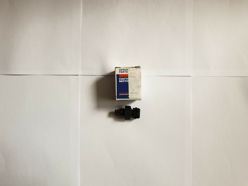 96508200 Genuine GM Chevrolet Daewoo Temperature Sensor Air Matiz Spark - Picture 1 of 3