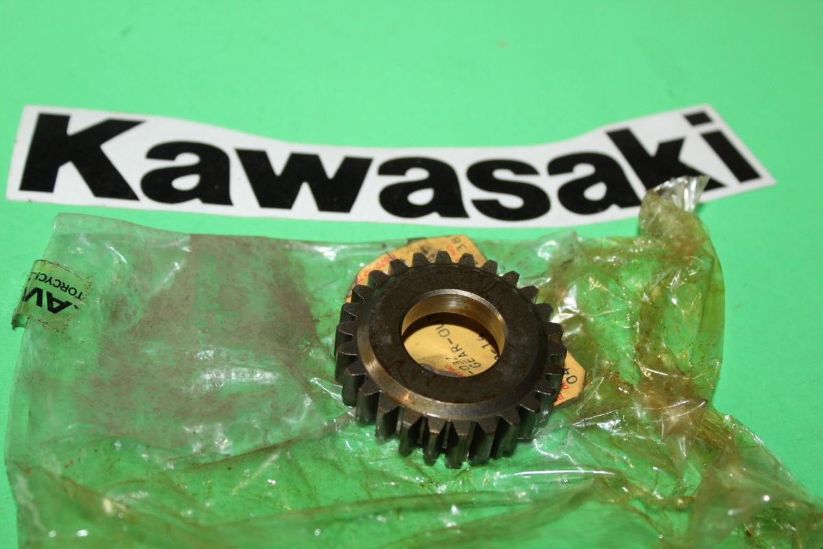michikomky 1/2 NOS OEM Kawasaki Mt1 Mini Trail 1976-80 Kv75 Output Shaft 2nd Gear