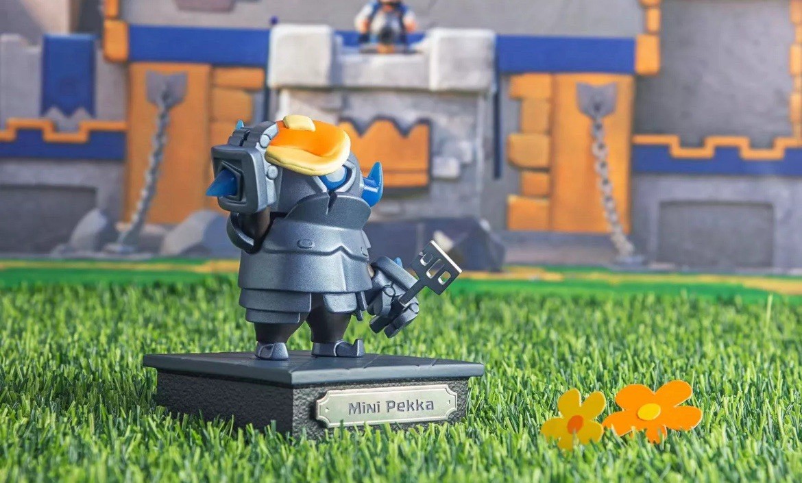 Mini Pekka action figure clash Royale (Christmas present)