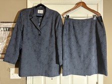 Le Suit Women's Blue Floral Skirt Suit Set Notch Lapel One-Button Size 18