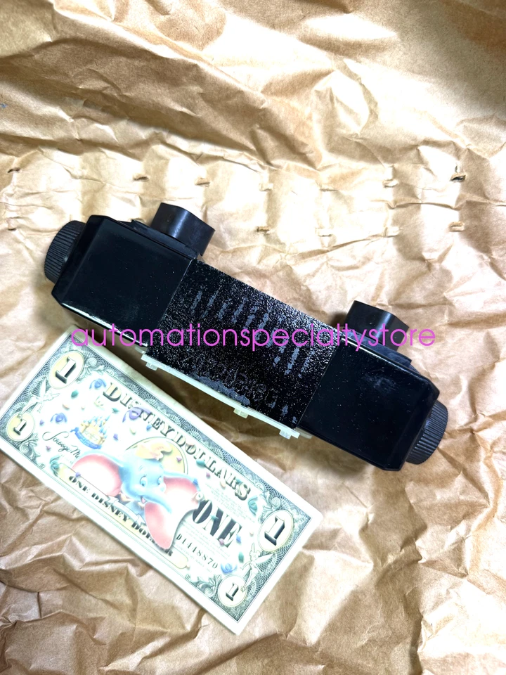 DG4V36CMUC660 NEW V1CKERS VALVE DG4V-3-6C-M-U-C6-60 MADE IN UK Via DHL / Fedex - Image 4 of 4