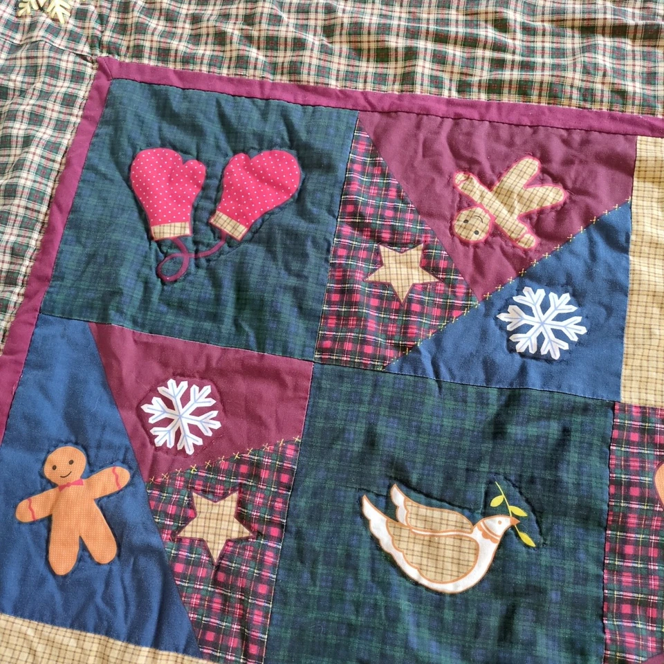 Vintage Christmas Patchwork Quilt & Shams Set Rustic Country Cabincore 85 x 84 - Image 4 of 4