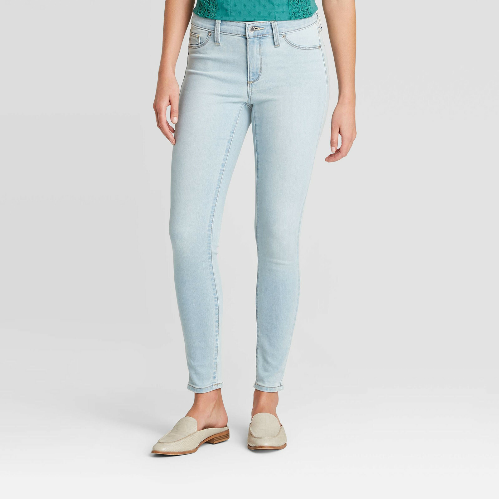 Universal Thread Light Denim Wash 14 