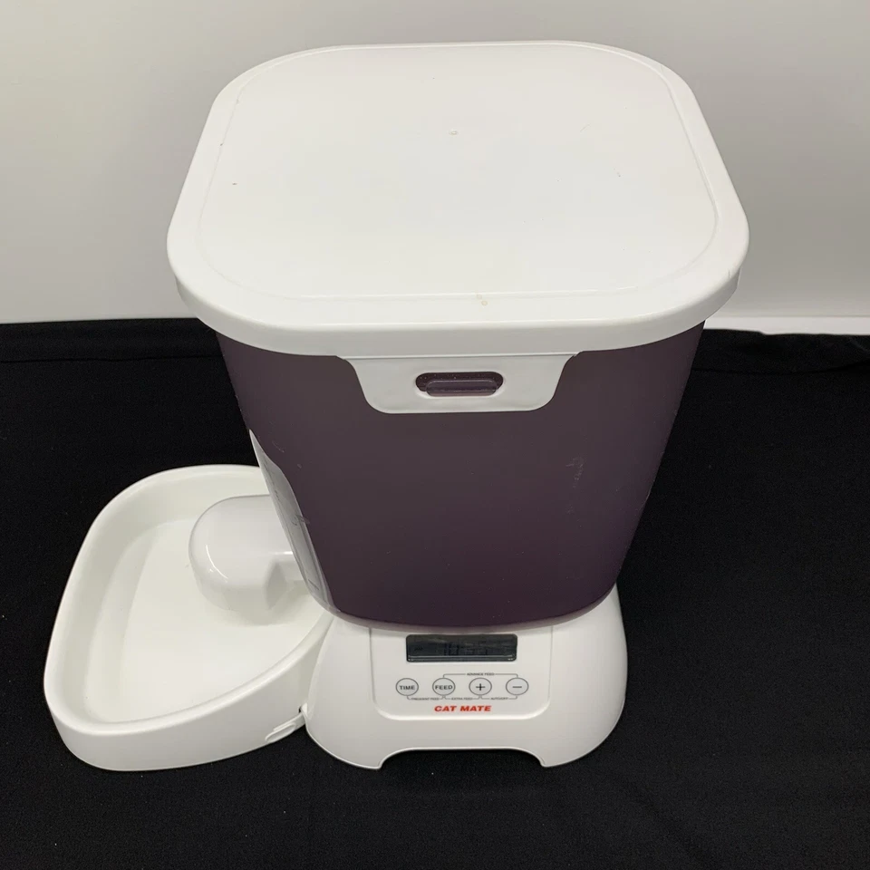 Alimentador automático de alimentos secos para mascotas Petmate C3000 - Funciona Foto 3 de 4