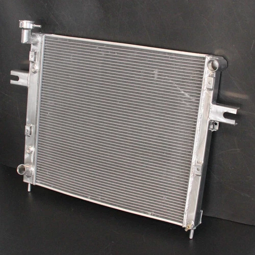 Fit 1999-2004 Jeep Grand Cherokee Laredo SE Sport 4.0L L6 Aluminum Radiator AT - Imagem 3 de 4