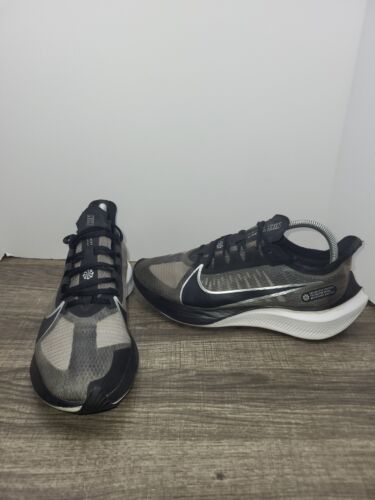 Nike Zoom Gravity Running Shoes Womens Size 10 Black Silver Athletic Sneakers