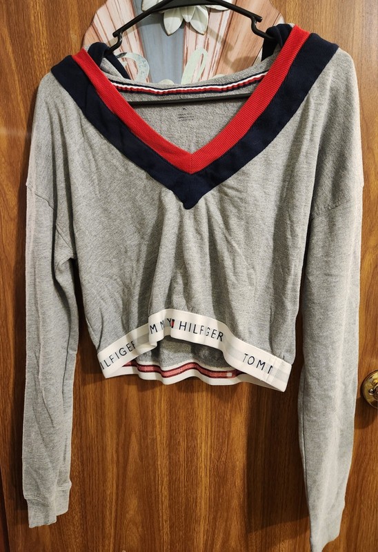 Tommy Hilfiger Women's M Gray Colorblock Cropped Hooded Logo V-Neck Hoodie