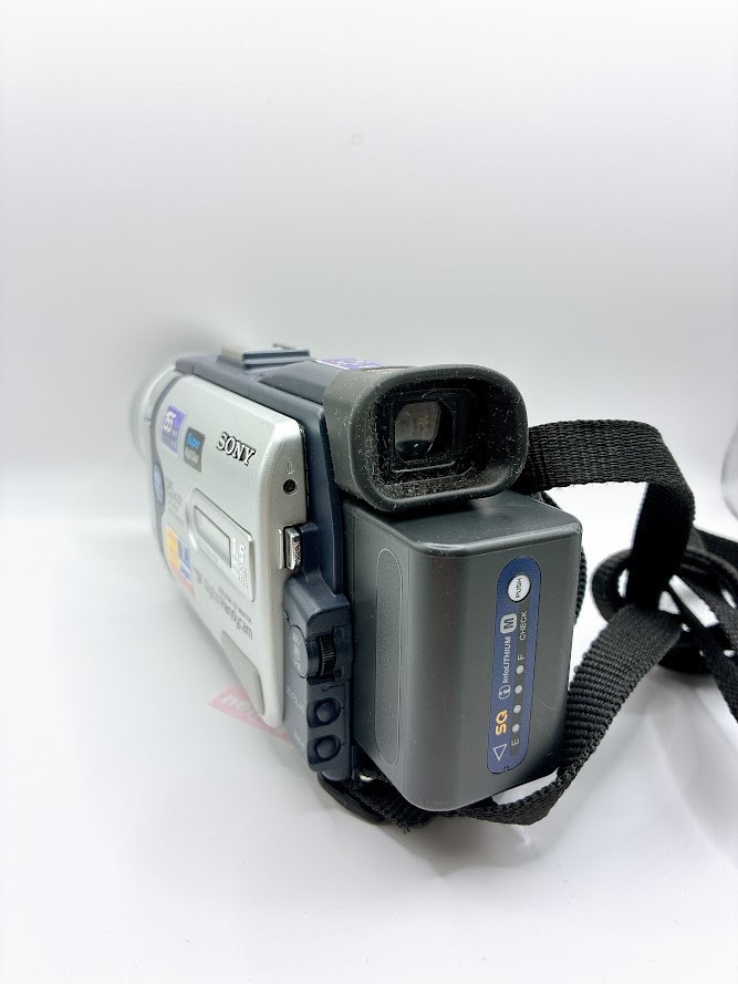 Sony Handycam DCR-TRV30 Mini DV Tapes Silver Used Camcorder
