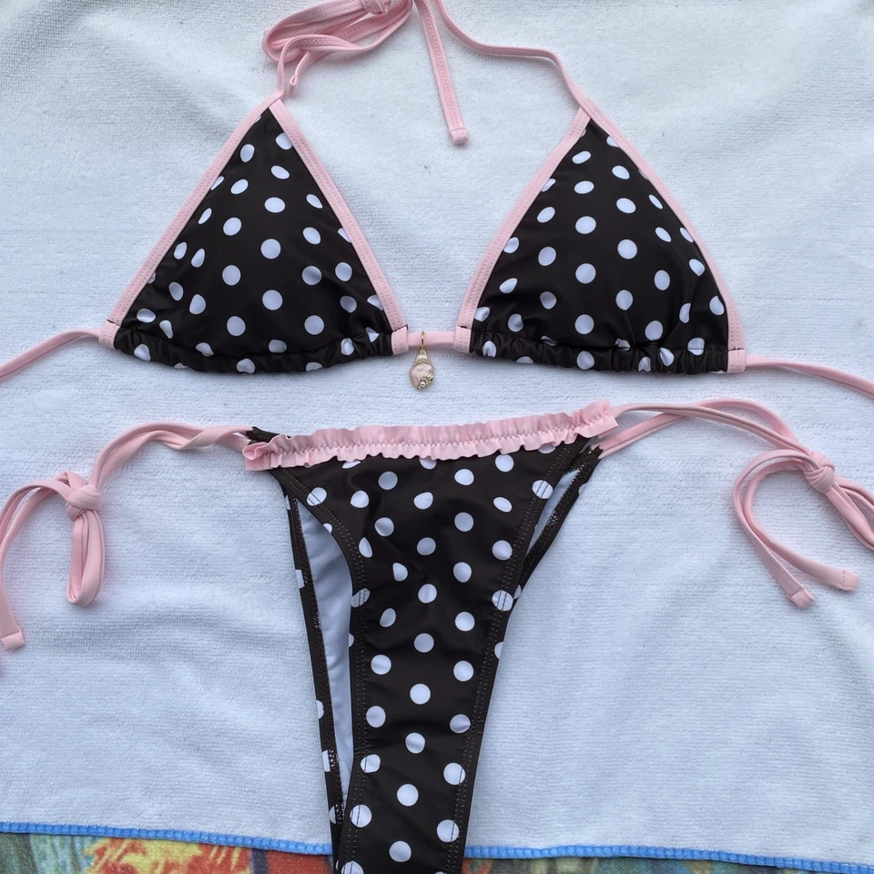 Bikini grande marrón oscuro rosa a lunares con capucha rosa/perla con corbata Foto 3 de 4