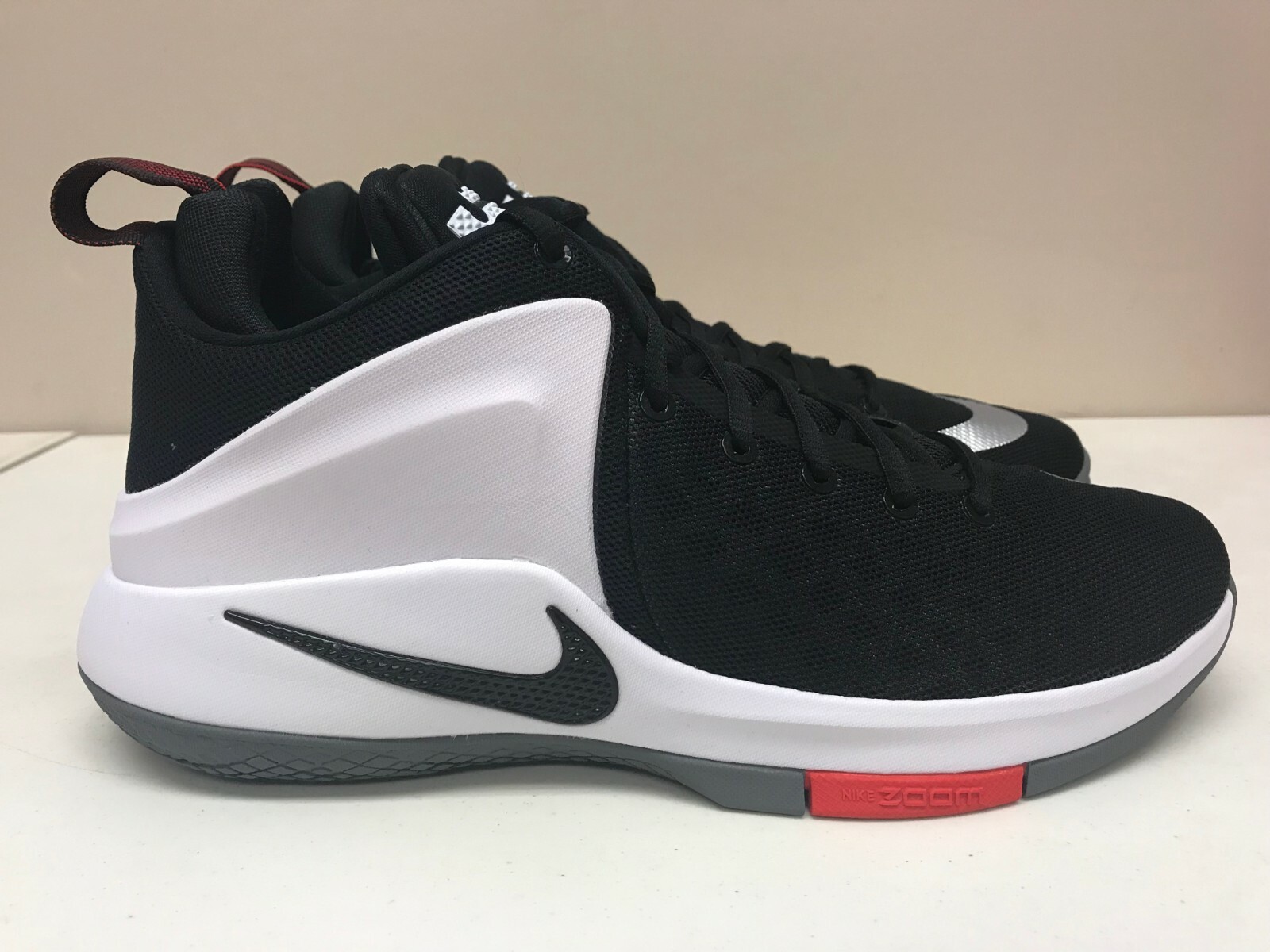 nike zoom witness white