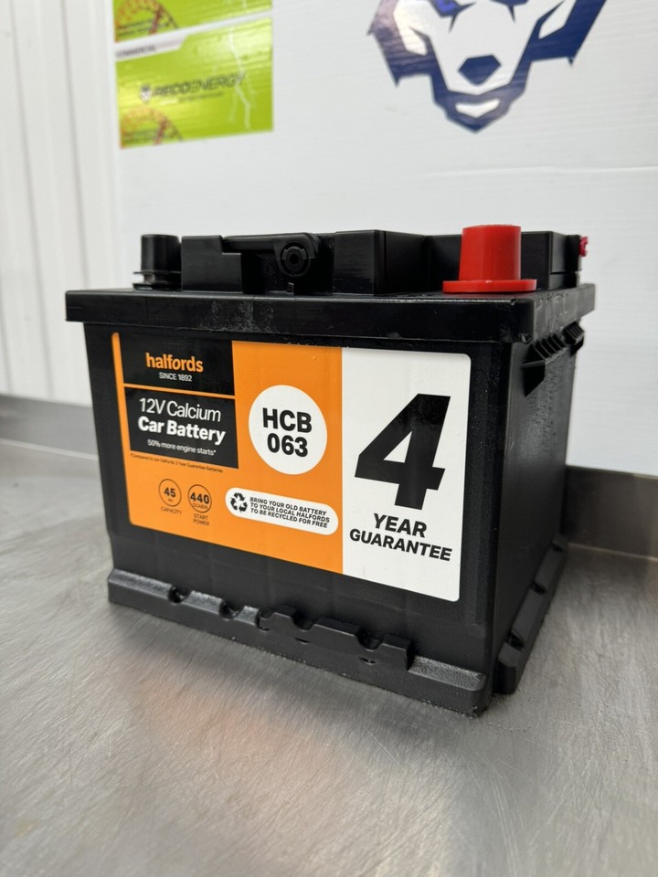 Halfords HCB063 Heavy Duty Car Battery 45Ah 440CCA Cosmetic Bargain TOP