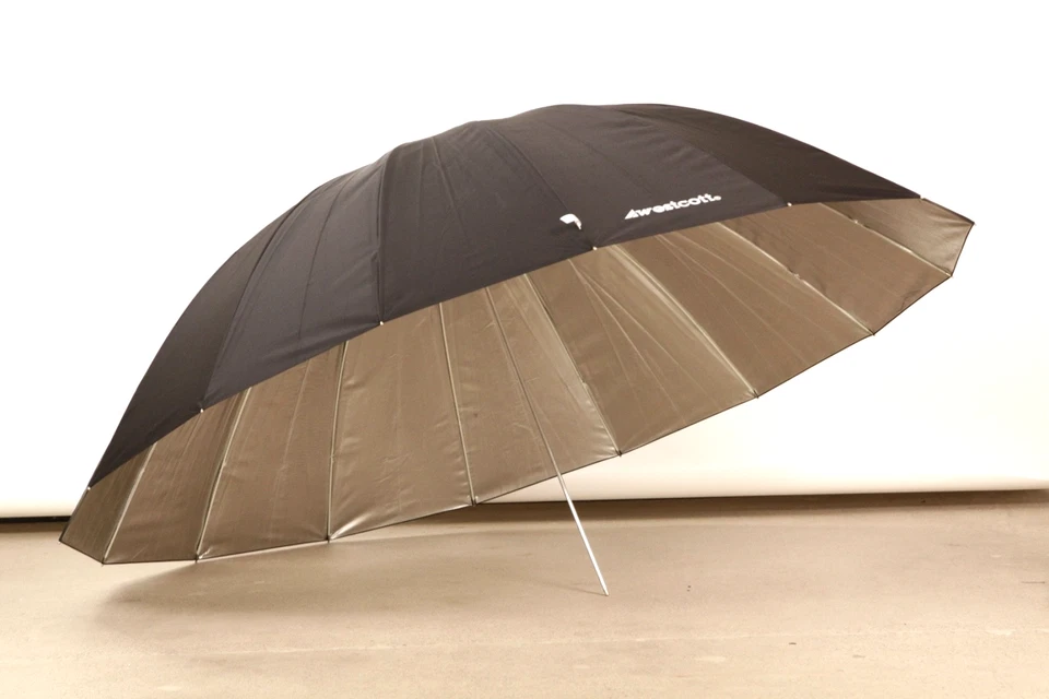 Paraguas parabólico Westcott 7' (plateado/negro) con estuche #49217 Foto 2 de 4