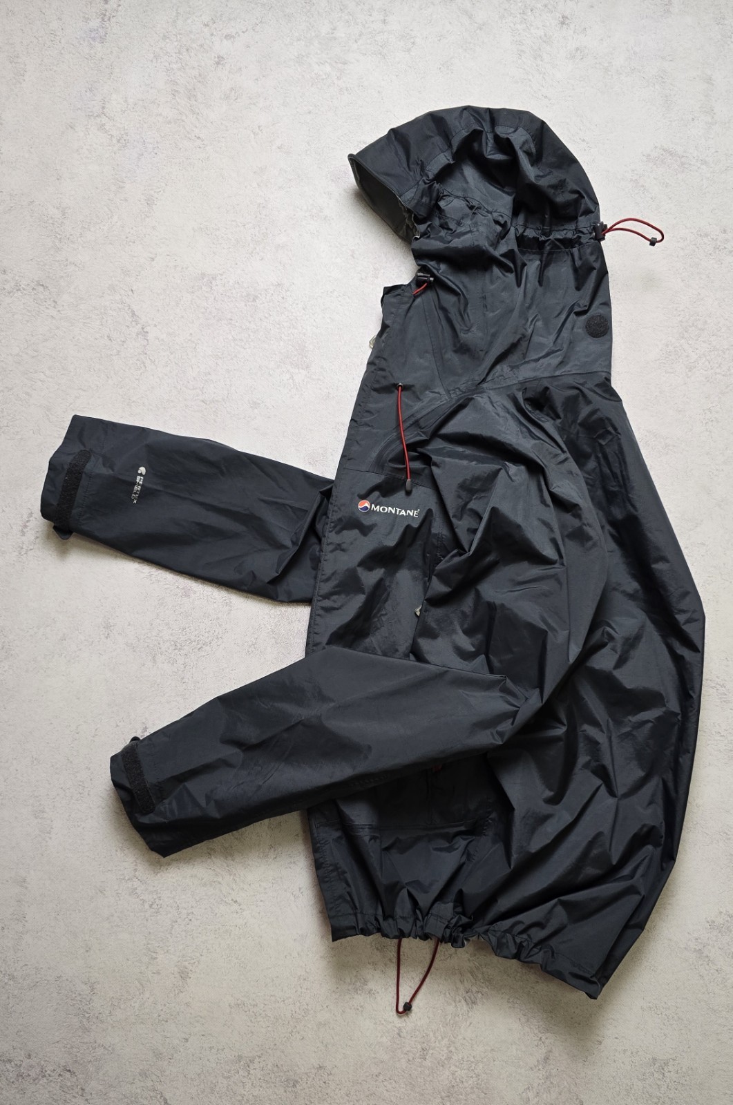Montane Pertex Shield Waterproof Hooded Rain Jacket Black Red Lightweight Shell
