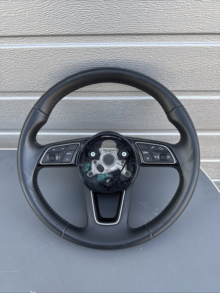 LENKRAD LEDERLENKRAD AUDI A1 A3 A6 S1 S3 8Y  MFL ABGEFLACHT E124 - Bild 1 von 4