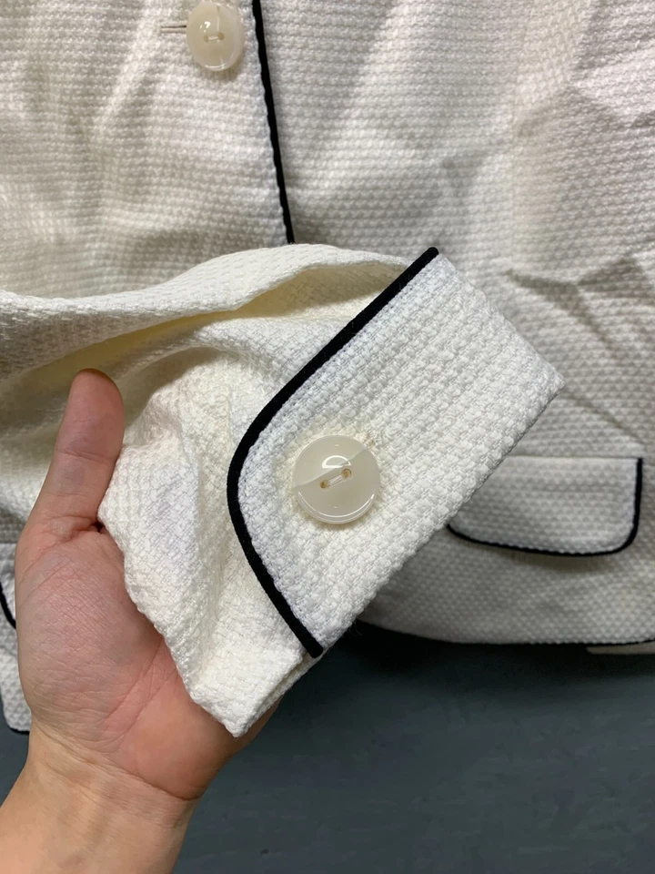 Jaqueta Blazer Feminina Dennis Basso Signature Marfim Texturizada Grande Acabamento Preto Nova Com Etiqueta - Imagem 3 de 4