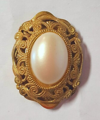 Vintage Signed Miriam Haskell Gilt Gold Tone Center Faux Pearl 1-3/4'' Brooch Pin