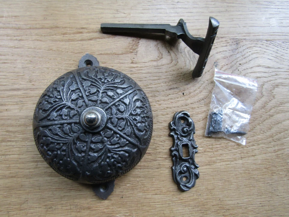 SISTEMA MECÁNICO DE CAMPANA DE PUERTA DE UN SOLO GOLPE HIERRO RÚSTICO VICTORIANO VINTAGE - Imagen 3 de 4