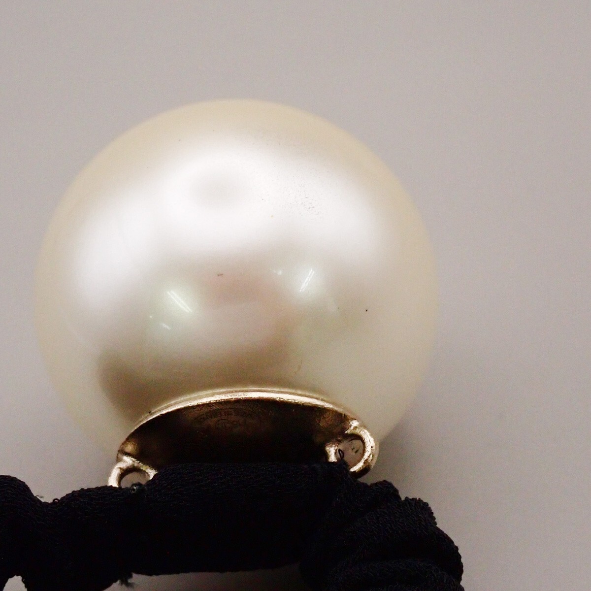 CHANEL Logo Hair Rubber band Accessory F18 V Imitation Pearl Black