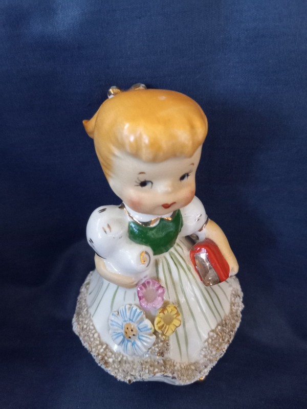 7-2026-DSBOX458-VINTAGE LEFTON GIRL FIGURINE GIRL BELL-OCTOBER. -LQQKIEE