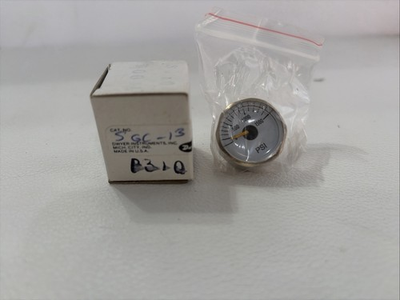 #ad Dwyer SGC 13 Pressure Gauge 0 1500 PSI NOS Made in USA 1” Dial Face $7.46