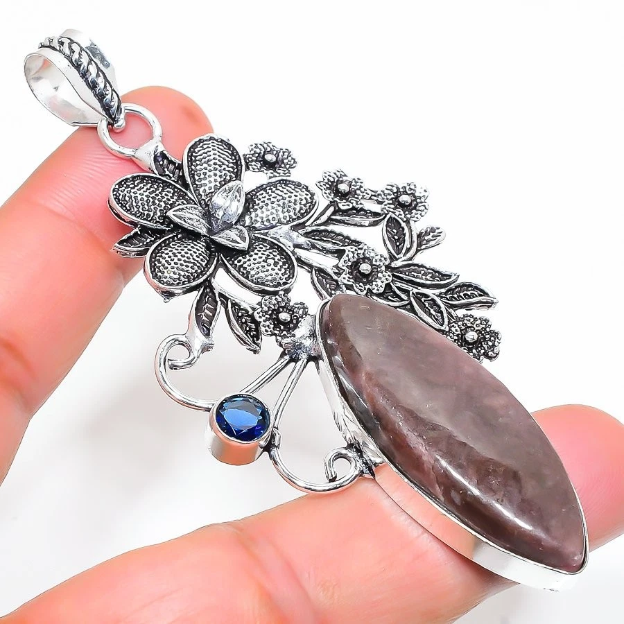 Collana pietra intagliata angelo - Gioielli - Collane - di negozioc