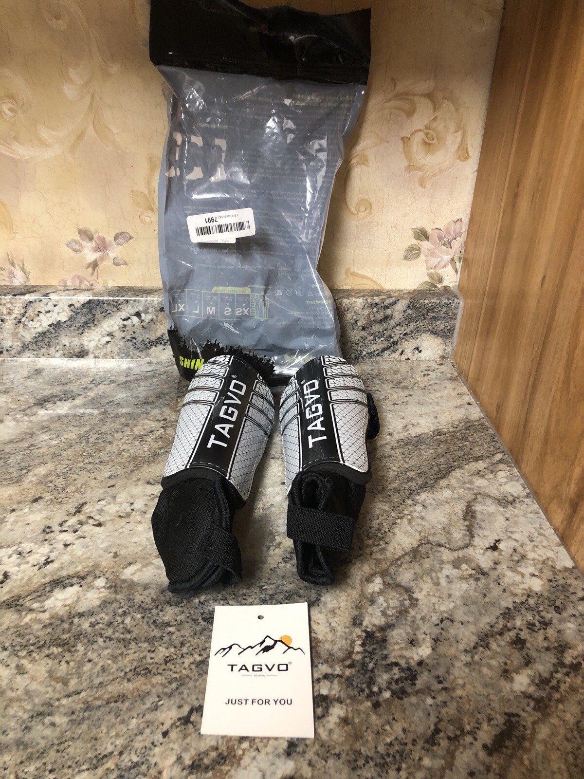 Tagvo Boy’s Shin Guards Black White Size Small eBay