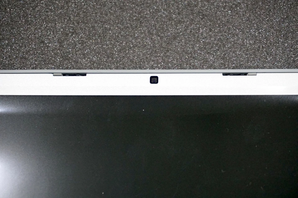 Brand New Late 2008 Macbook Pro 17" A1261 LCD Screen Assembly Matte 605-1697 - Image 3 of 4