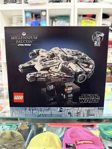 LEGO Star Wars Millennium Falcon Starship Collection 75375