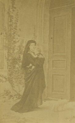 Gemälde Dame in dunkler Kleidung hält Kleinkind alt CDV Foto 1870